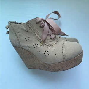 AUTHENTIC LIZ LISA Shoes size 8
